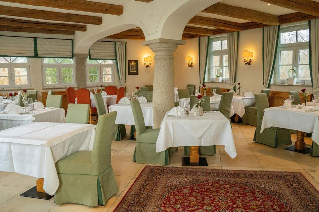 Gut Altholz Landhotel Und Restaurant Hutter Plattling Kültér fotó